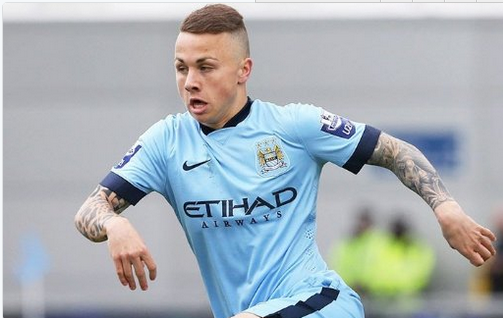 左手轻触球 左手轻触球