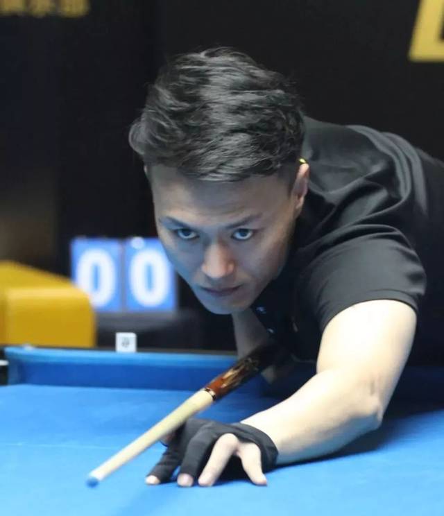 更把太空人 更把太空人